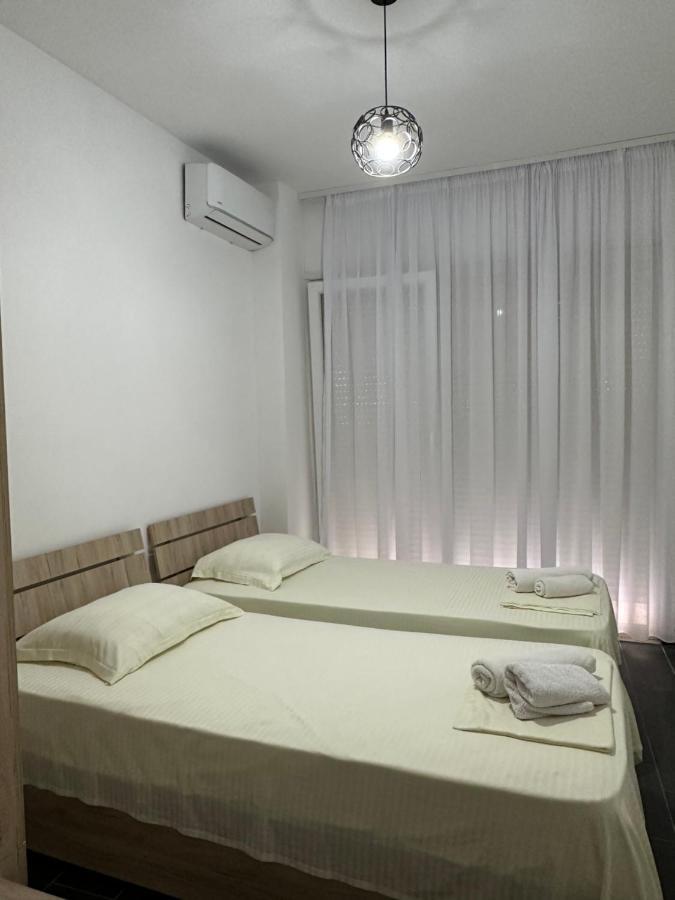 Eme Apartments - Kompleksi Lura 2 Gjiri I Lalzit ドゥラス エクステリア 写真