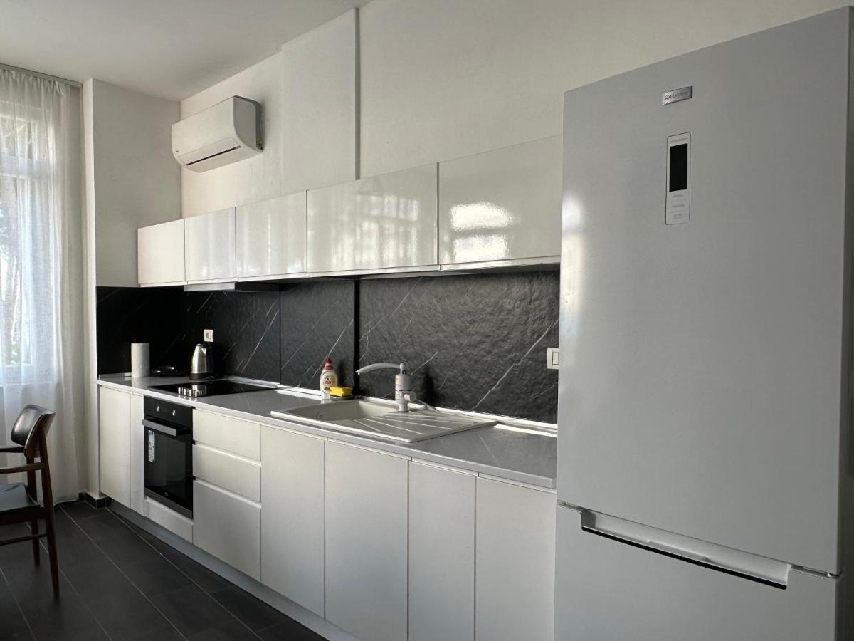 Eme Apartments - Kompleksi Lura 2 Gjiri I Lalzit ドゥラス エクステリア 写真