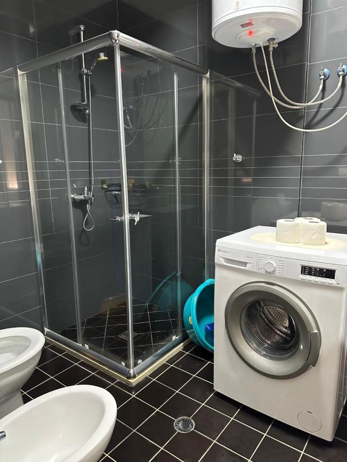 Eme Apartments - Kompleksi Lura 2 Gjiri I Lalzit ドゥラス エクステリア 写真