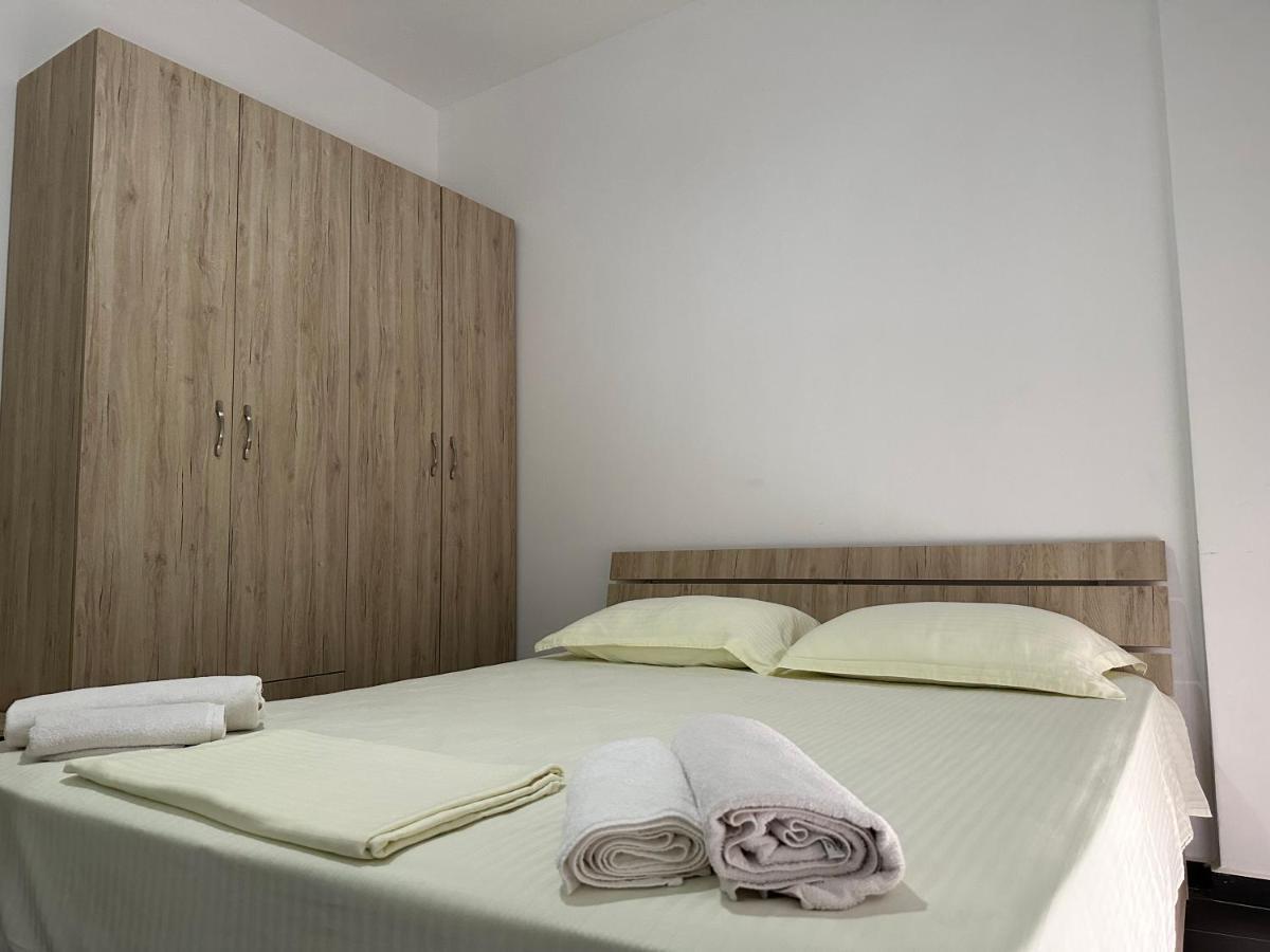 Eme Apartments - Kompleksi Lura 2 Gjiri I Lalzit ドゥラス エクステリア 写真